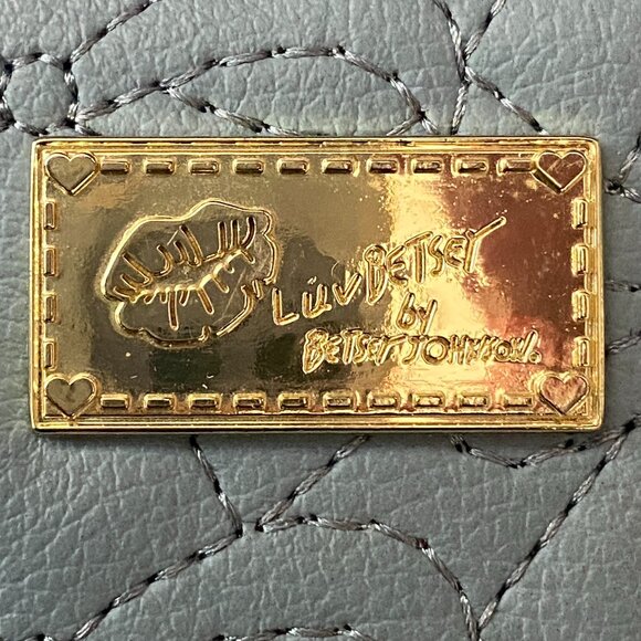 Betsey LUV Blue Wallet w/Embossed Bows Zipper Closure, Change Purse, ID, CC, EUC - Picture 2 of 5